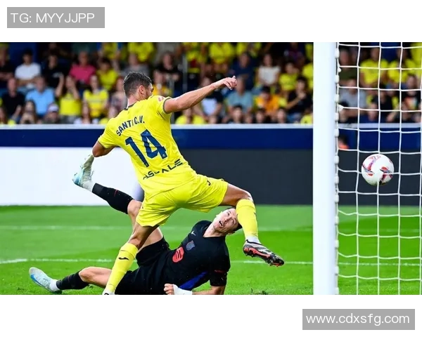 足球赛场聚焦球星关键失误引发比赛走势逆转时刻解析 足球赛场聚焦球星关键失误引发比赛走势逆转时刻解析