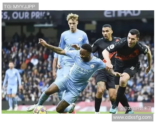 曼城足球球星近期夜店出行引发关注社交媒体热议 曼城足球球星近期夜店出行引发关注社交媒体热议