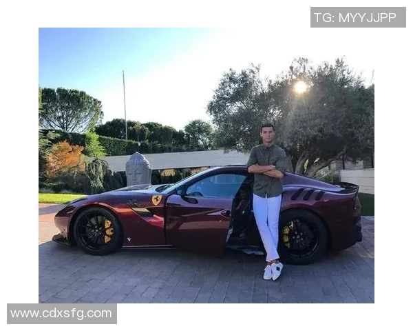 足球巨星豪宅变迁：从简约公寓到奢华庄园的财富象征